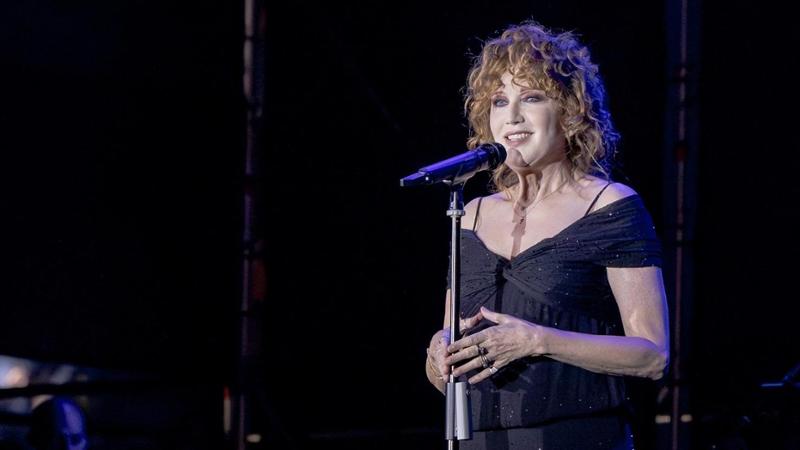 Mannoia canta De Andrè: “La canzone d’autore oggi è morta”