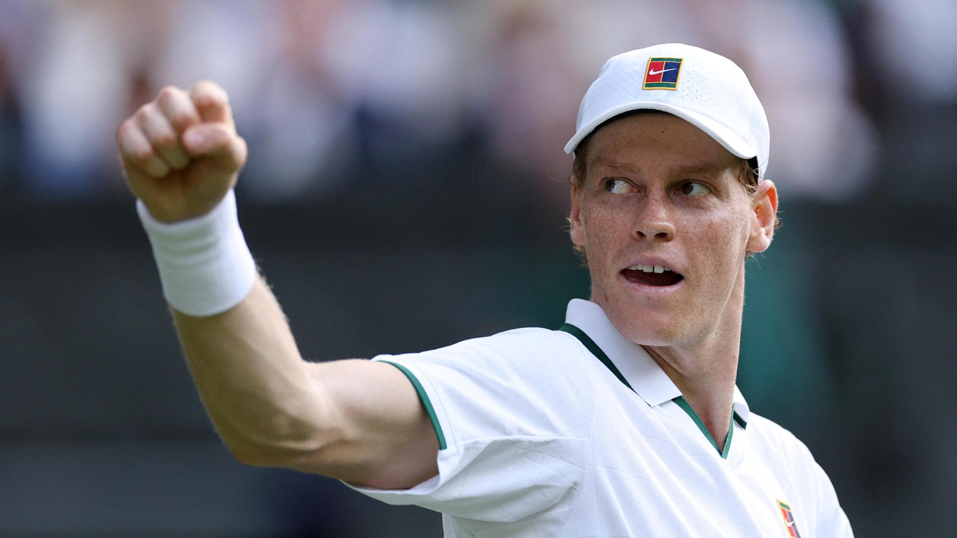 Wimbledon, battaglia Sinner-Kecmanovic: Jannik cade, risale, vince (4-6, 6-3, 6-7, 6-2, 6-3)