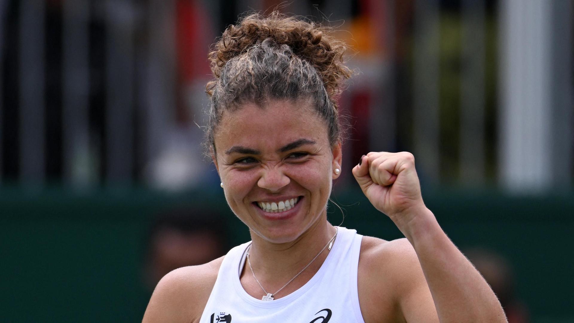 Wimbledon, Paolini batte Montgomery in rimonta