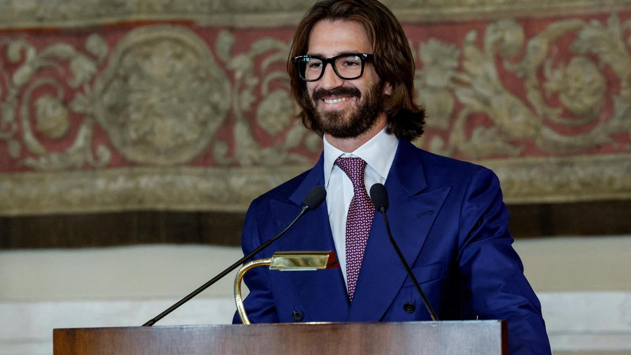 Strappo in Delfin: Leonardo Maria Del Vecchio diserta l’assemblea