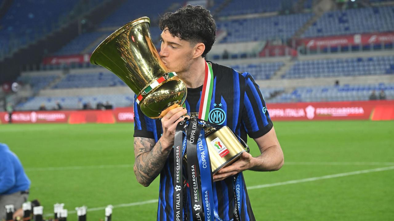 Prostituzione minorile, indagato il difensore dell’Inter Bastoni. Sentiti altri tre calciatori