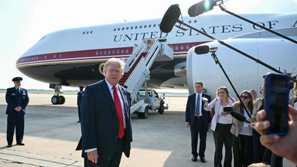 Trump e il giallo del nuovo Air Force One donato dal Qatar: ecco perché è rimasto in Turchia