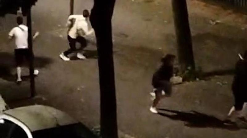 Rissa a Collegno a colpi di pietre e bastoni: protagonisti cinque ragazzi e due adulti