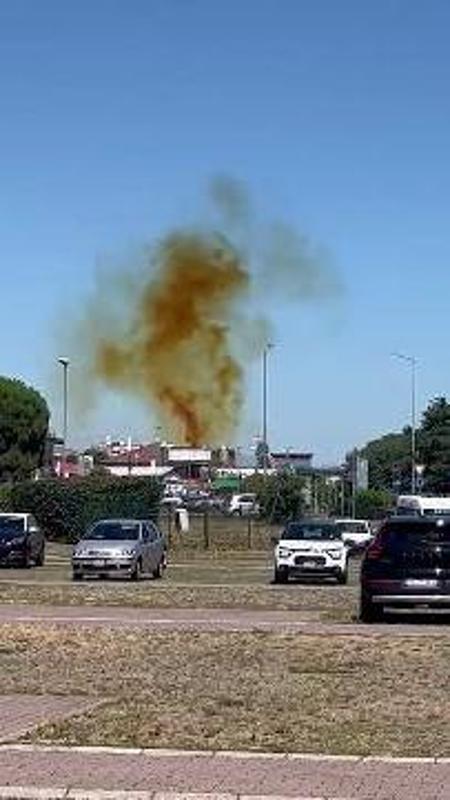 Allarme a Sant'Agabio per un'altra "sbuffata" arancione, le immagini