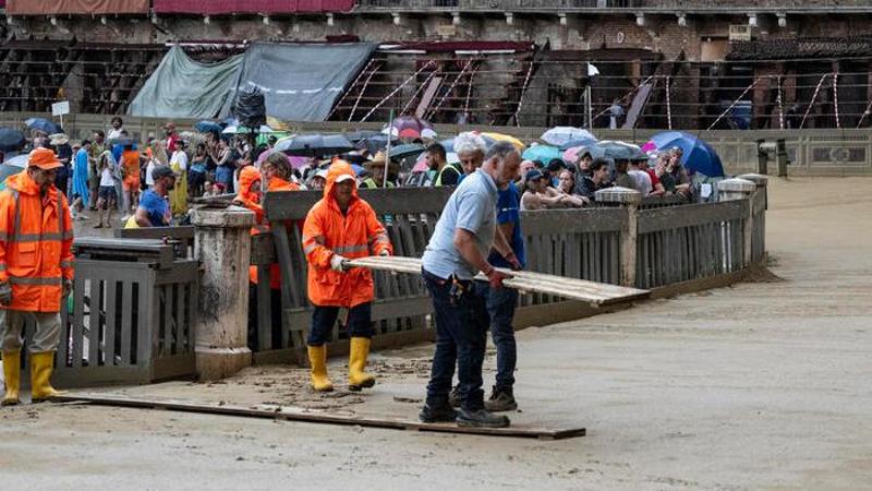 Rinviato il Palio di Siena per maltempo