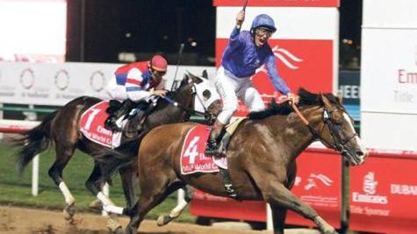 Incidente stradale per il fantino Frankie Dettori