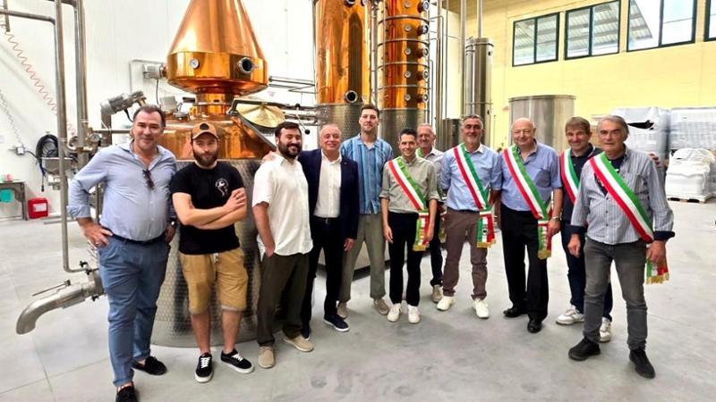Tre amici, una distilleria e il sogno di un whisky della valle Grana che diventa realtà