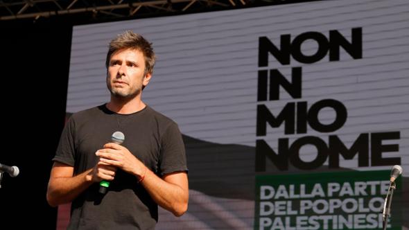Di Battista si schiera contro tutti