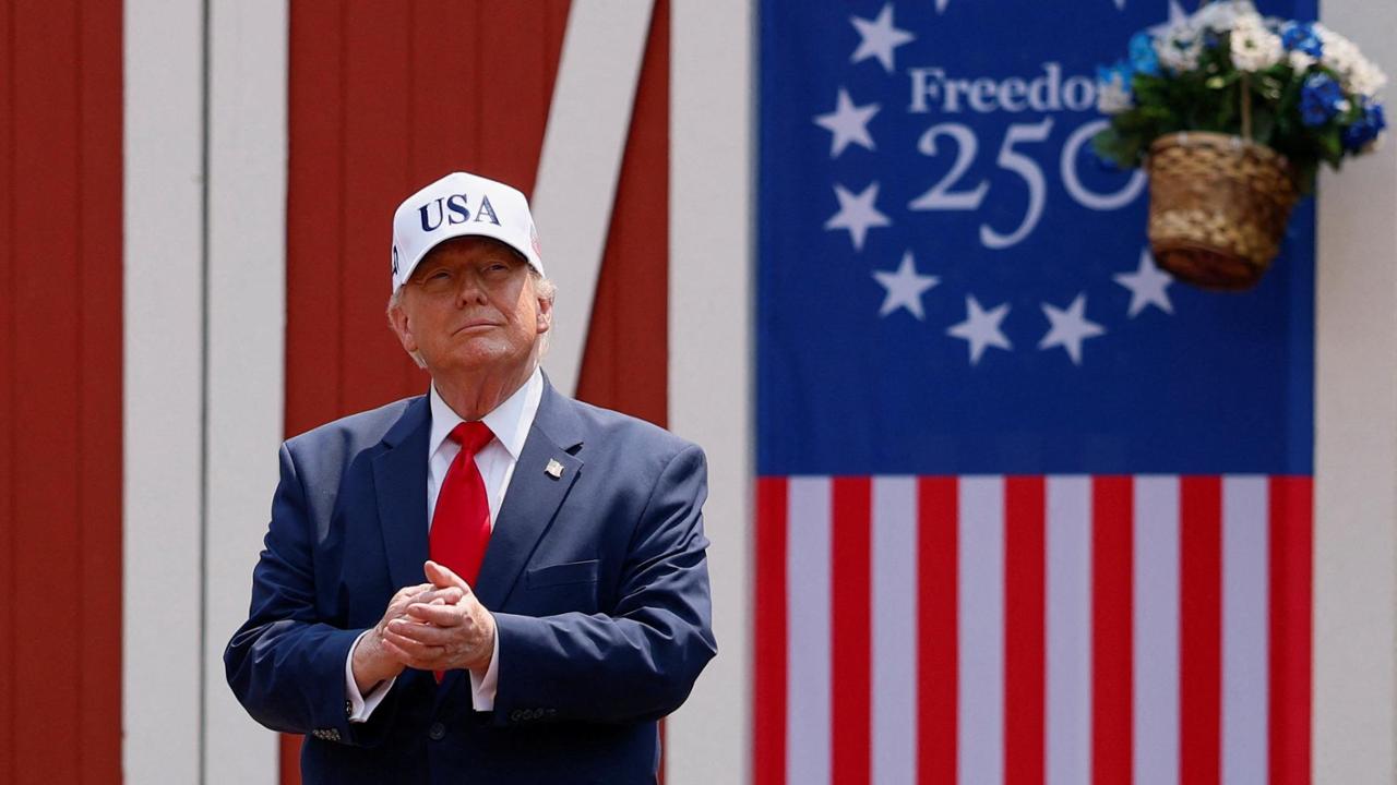 Trump e il 4 luglio: “Noi la nazione eletta, il comunismo è malvagio”. Parata annullata per il caldo a Washington