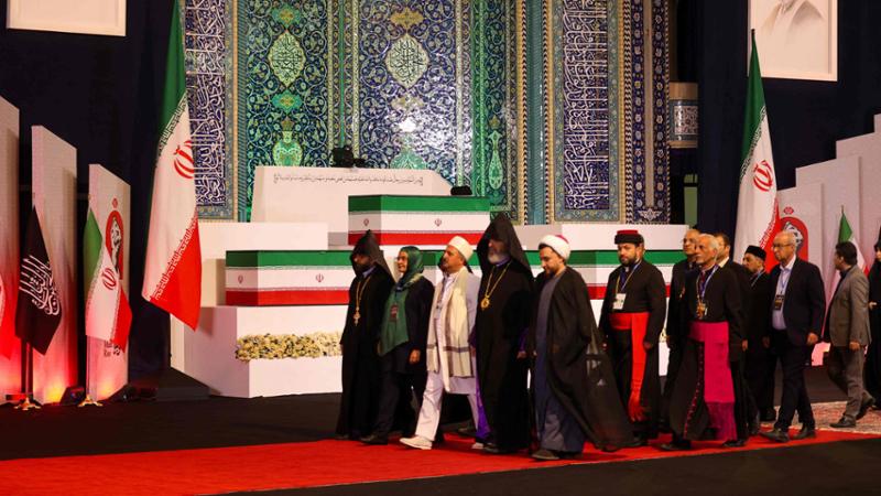 Per Khamenei il funerale dei record. Due nazioni e cinque tappe in sette giorni