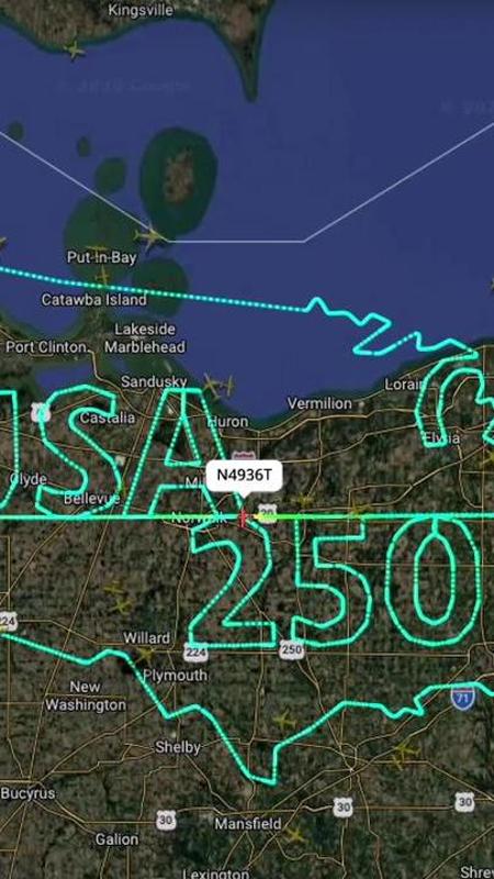 La sorpresa su Flightradar24: un Cessna 182 disegna la mappa degli Usa nel cielo