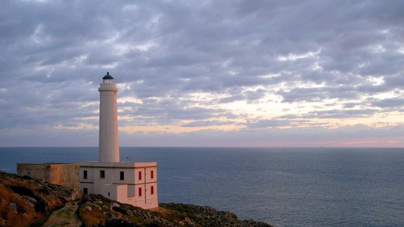 Otranto: un papà muore dopo aver salvato i due figli in difficoltà tra le onde