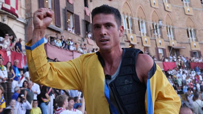 Aceto e lo scettro del Palio: “Io come Maradona. Tittia al massimo sarà Messi”