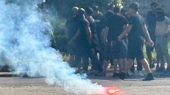 Ferito al derby di Torino. L’agente e i 5 lacrimogeni 


lanciati ad altezza uomo 