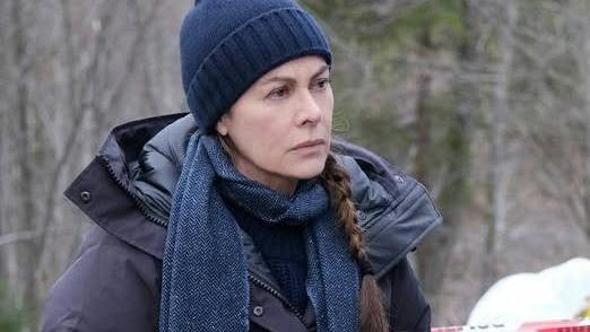 Elena Sofia Ricci: “Serie tv penalizzate nei palinsesti. In onda alle 22 è vergognoso”