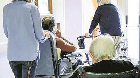 Lo sfogo di una figlia: “L’esasperazione ti spinge ad augurarti la fine di un genitore”