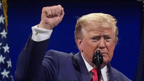Trump: “Siamo i più potenti”. E per il vertice di Ankara prepara la carta Erdogan