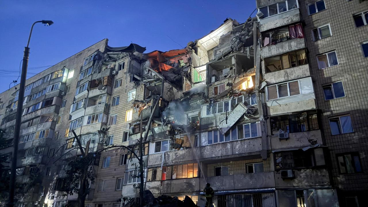 Missili balistici su Kiev, almeno 10 morti. Varsavia fa alzare in volo i caccia