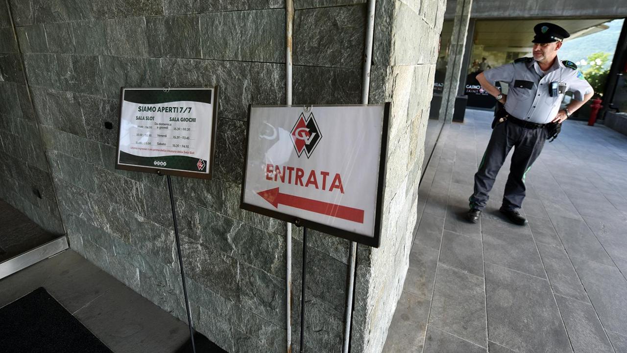 Corruzione al Casinò di St-Vincent, la verità nascosta nei dispositivi: sotto esame pc e telefoni