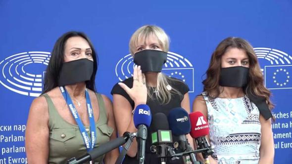 Appello a Mattarella da tre eurodeputate della Lega: "Minacciate perché denunciamo l'islamizzazione"