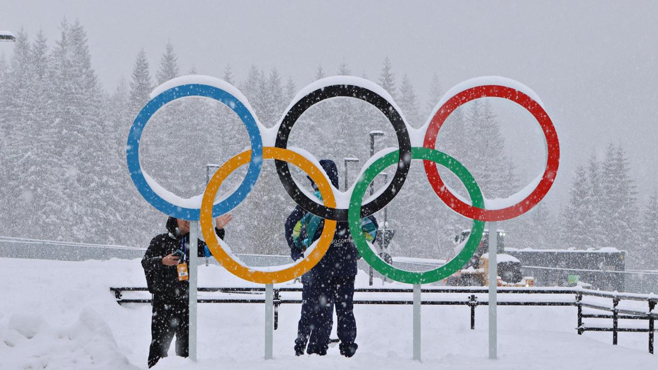Olimpiadi: il Cio revoca la sospensione del Comitato olimpico russo. Resta il no a bandiera e inno