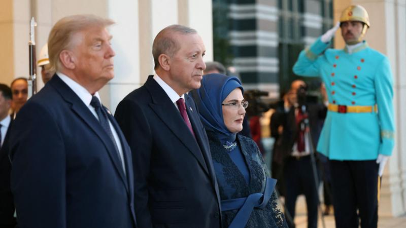 Vertice Nato, ad Ankara il gelo tra Trump e gli alleati europei