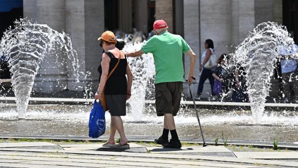 “A ogni nuova ondata di caldo cresce il numero di chi rischia. Minime alte la vera insidia”
