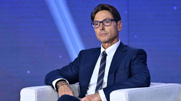 Pier Silvio Berlusconi tra politica e business: “Stimo Meloni, Vannacci fa propaganda”