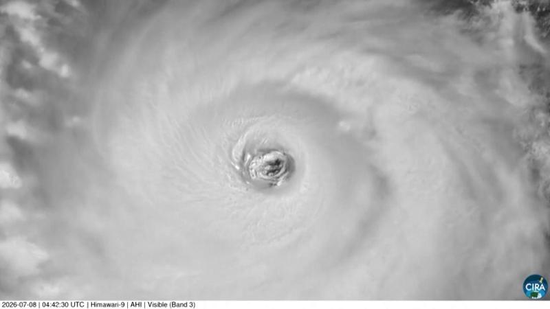 Cosa succede nell'occhio del tifone, ecco il timelapse di Bavi che vortica nel Mare delle Filippine