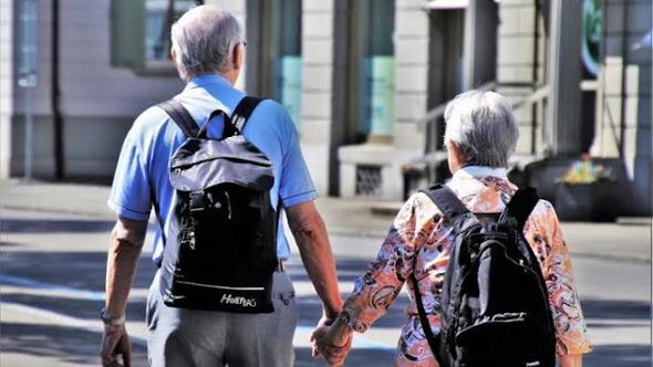 Inps: in pensione sempre più tardi, donne ancora penalizzate. Aumenta il lavoro ma calano i salari