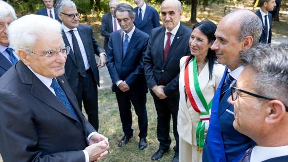 Mattarella a Seveso per i 50 anni del disastro della diossina: “Ai ragazzi affido il futuro”