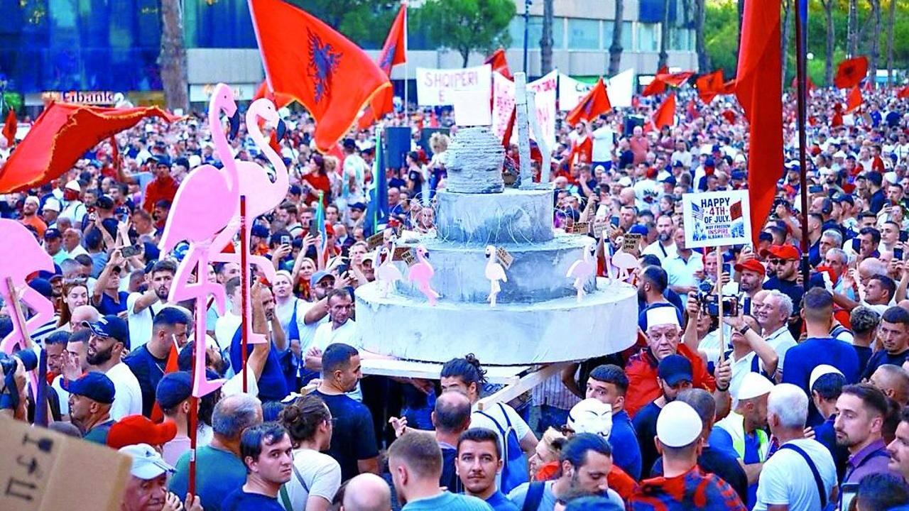 Albania, protesta infinita: dopo i resort di Trump, il concerto di Kanye West