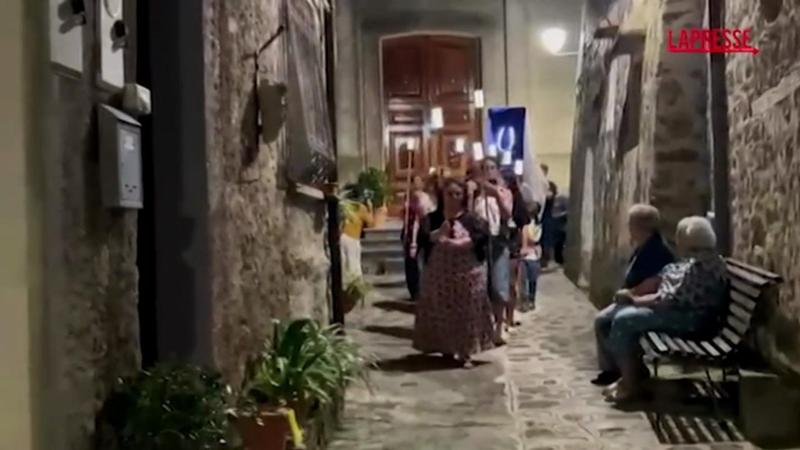 Processione digitale guidata dall'AI a Salerno