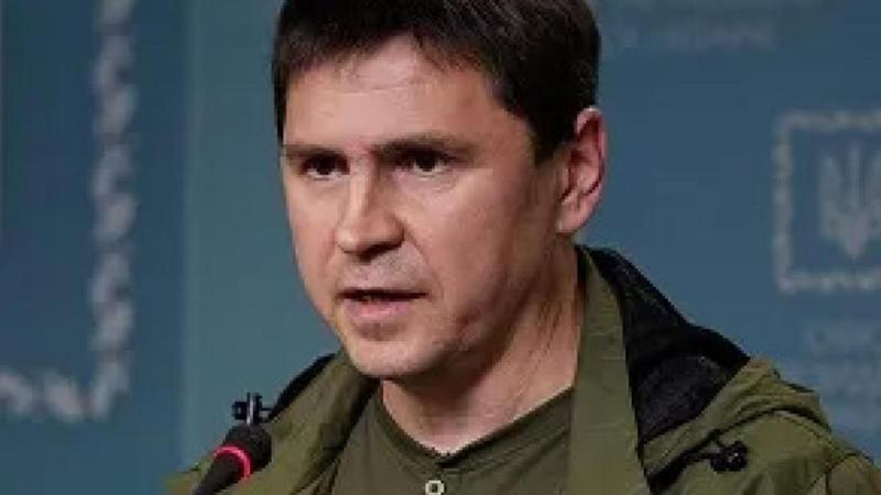 Podoljak, braccio destro di Zelensky: “Con i raid sulle raffinerie spingeremo Putin a negoziare”