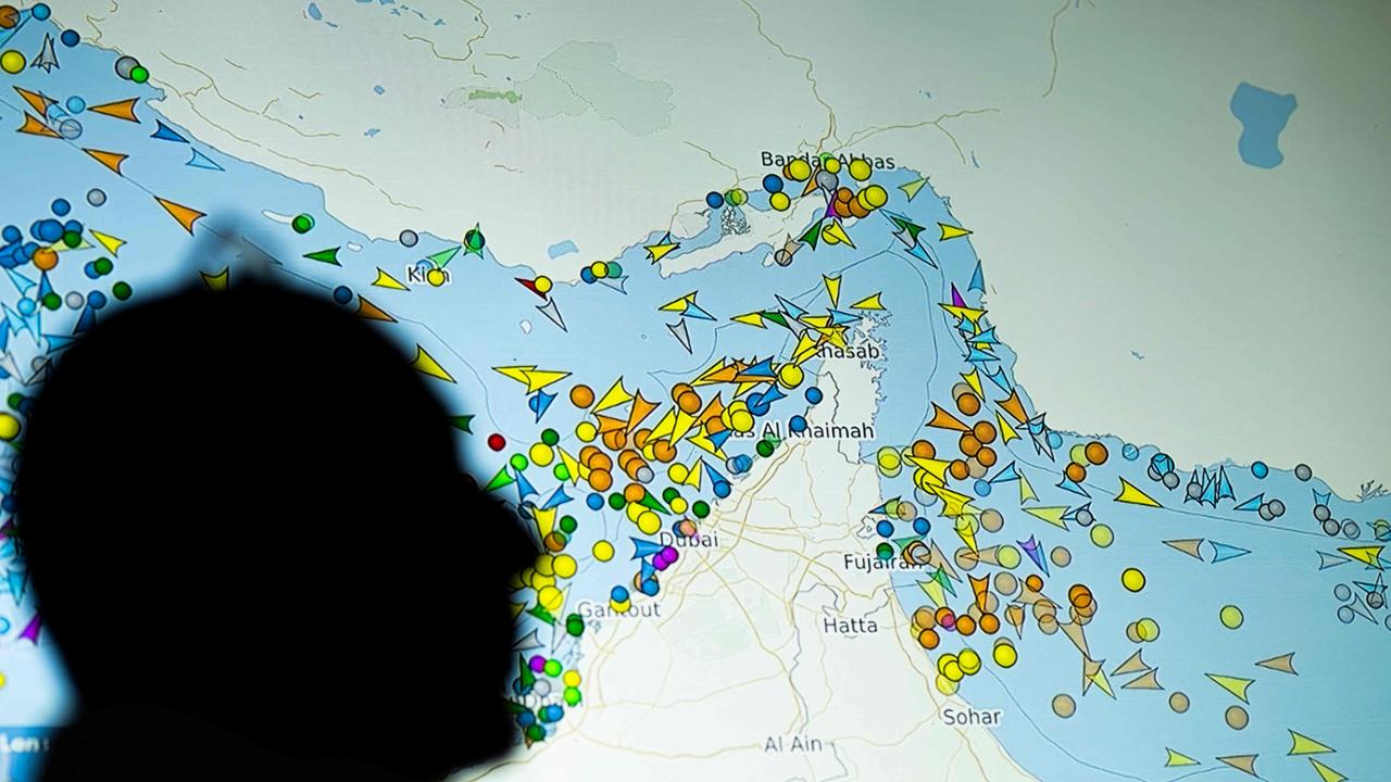 Iran, corridoi sotto protezione aerea: la strategia Usa per piegare i falchi