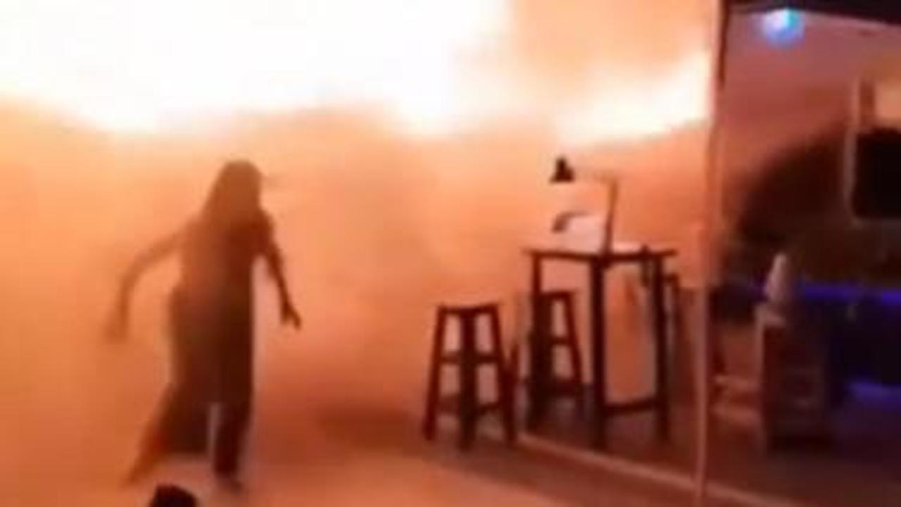Incendio devasta pub a Bangkok, 27 morti