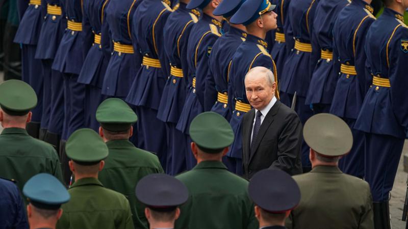 Nikolay Petrov: “Putin prepara raid contro Polonia o Paesi Baltici”