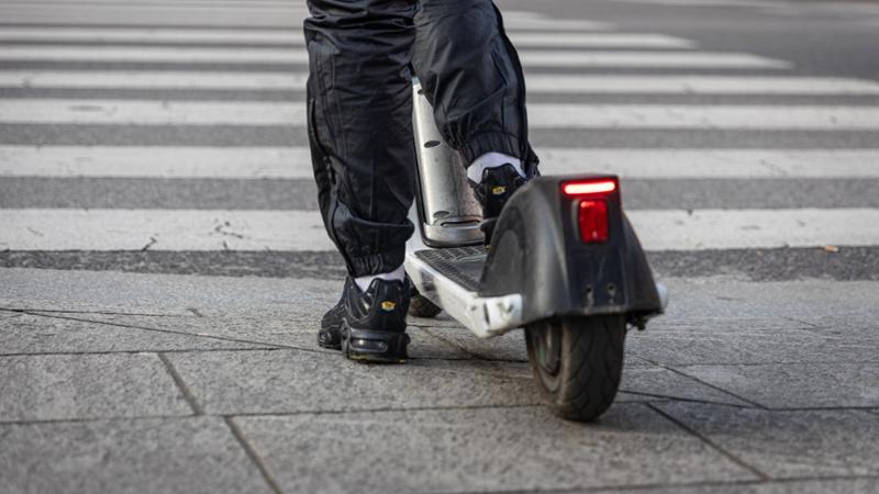 Scatta l’obbligo di assicurazione per i monopattini, costa fino a 55 euro