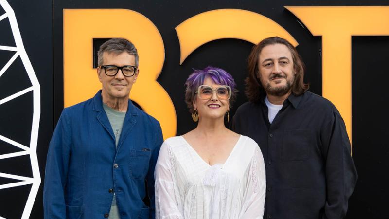 Quelli del GialappaShow: “I politici fanno molto più ridere di noi”