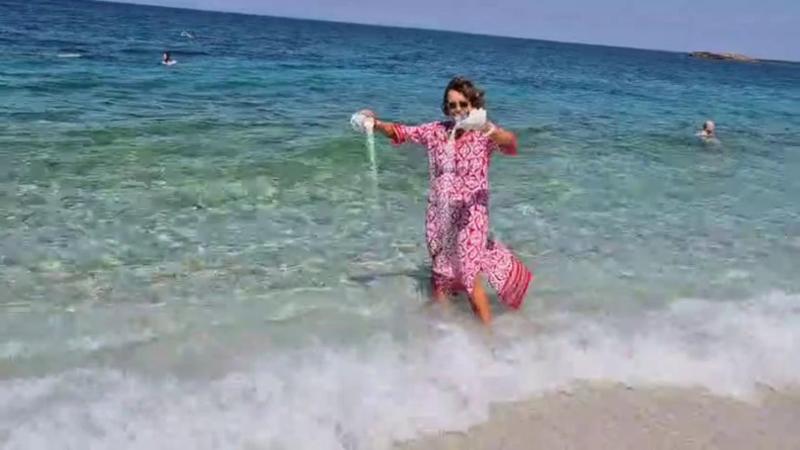 Il “furto” della sabbia per il giardino zen: 40 chili di sabbia tornano al mare in Sardegna