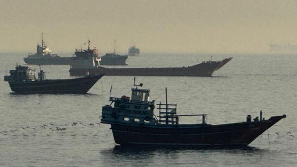 Petrolio in fiamme e Borse sotto tiro, il blocco di Hormuz strozza l’economia globale