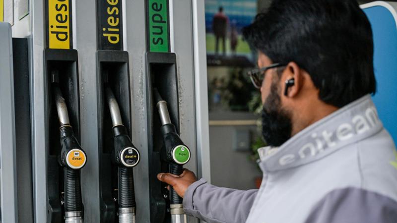 Hormuz riaccende l'allarme energia: cosa cambia per le famiglie tra bollette, carburanti e mutui