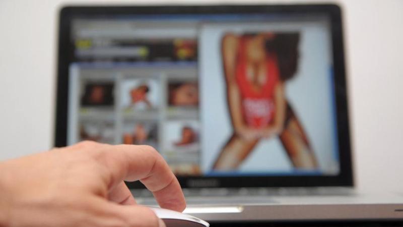 Foto e video hot sui social, la Finanza scopre un’evasione da 4,6 milioni a Sanremo