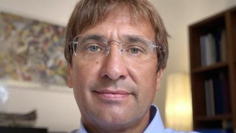 Matteo Lancini: “Nelle nuove generazioni la dipendenza dalla vita di coppia  è un amore tossico”