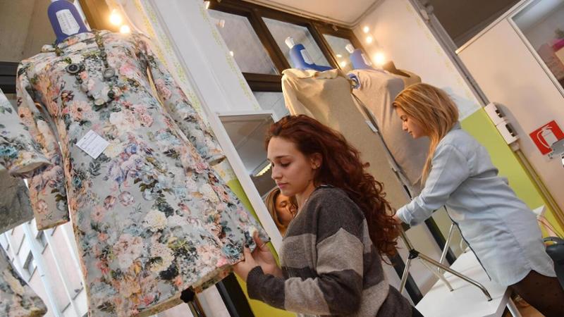 Abbigliamento e calzature, la rivoluzione dell’invenduto: chi ci guadagna, i prezzi, dove acquistare