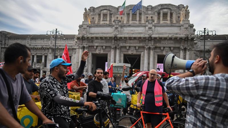 Per i rider niente stop. Consegne avanti con il caldo record