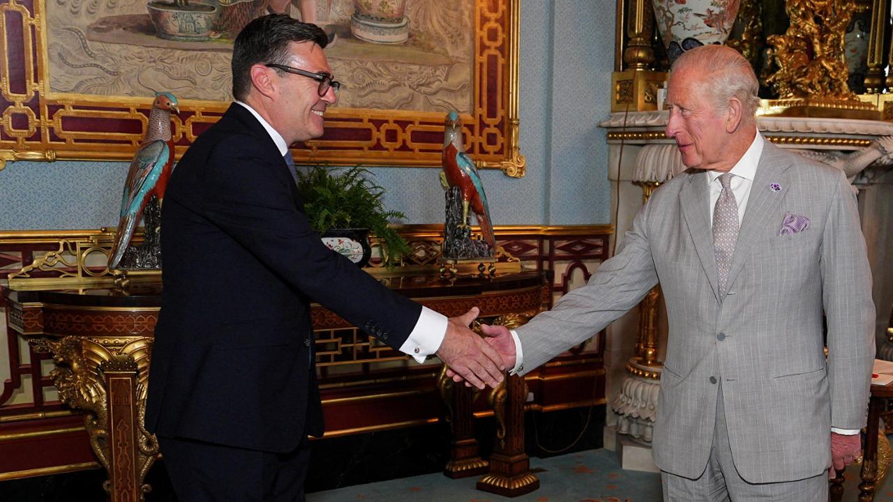 Regno Unito, Burnham è ufficialmente il nuovo primo ministro.  Starmer: “Il mio lavoro è finito”