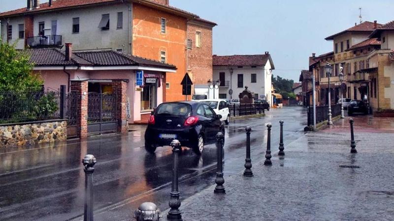 Bimbo di tre anni ritrovato da solo in strada