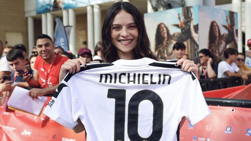Francesca Michielin: “Amo lo sport perché fa crescere. Si cade e ci si rialza come nella vita”