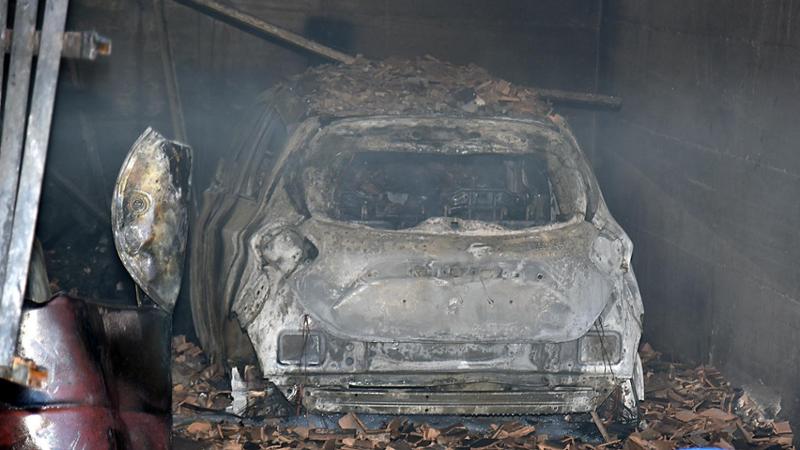 Esplode un'auto elettrica, cinque feriti ad Arpuilles